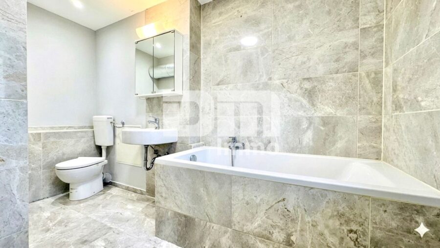 Natur pur - Einfamilienhaus am Ortsrand mit großem Grundstück, Carport und Terrasse - EG Badezimmer / Wanne